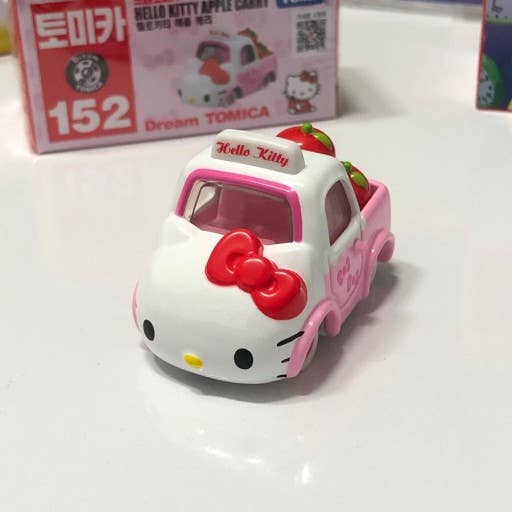 Tomica- Cinnamoroll Limited Edition : Cinnamoroll