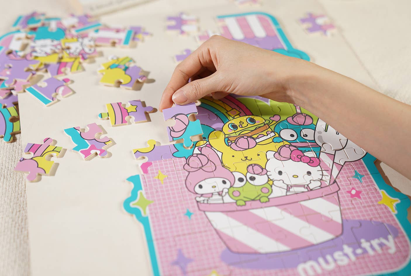 Hello Kitty Wooden Jigsaw Puzzle: Sanrio