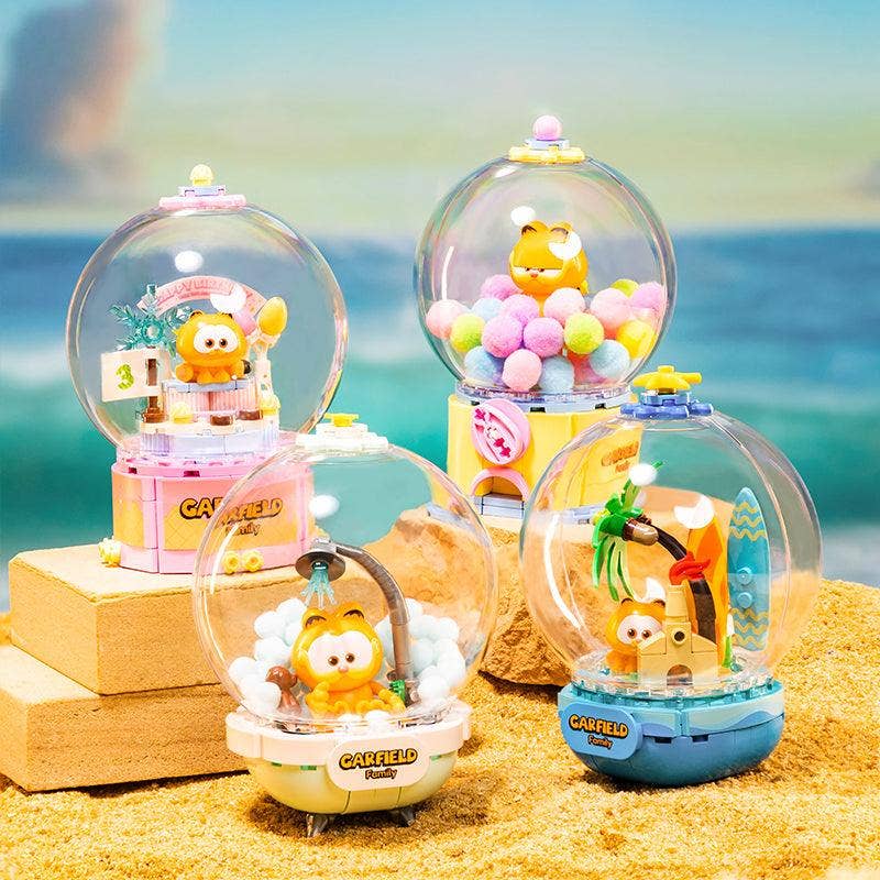 Garfield Crystal Ball - Cozy Bath