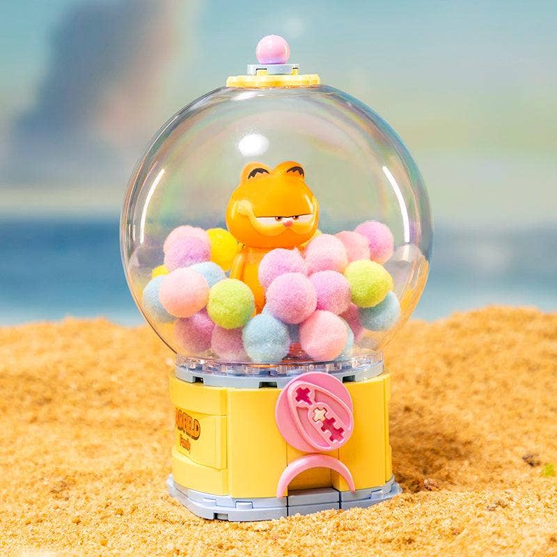 Garfield Crystal Ball - Cozy Bath