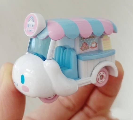 Tomica- Cinnamoroll Limited Edition : Cinnamoroll
