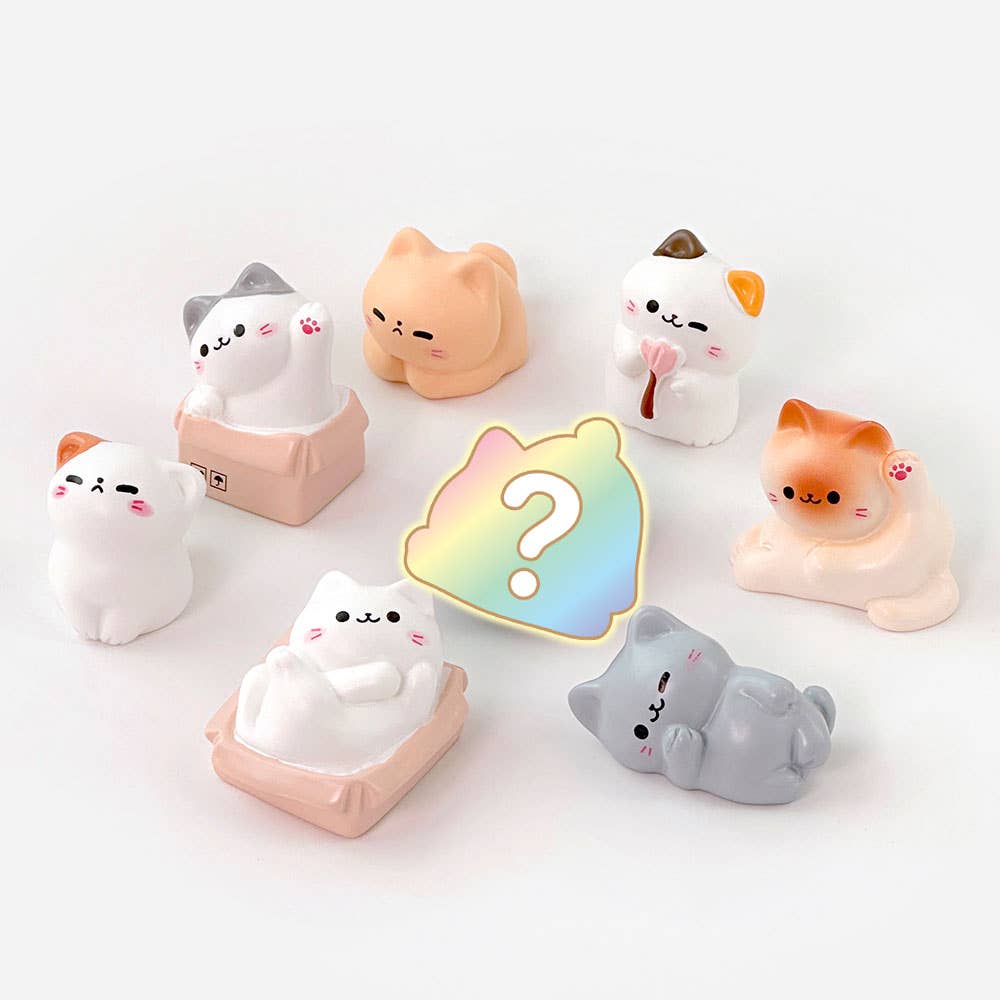 Random Cozy Cat Miniature Figure– Blind Box Series
